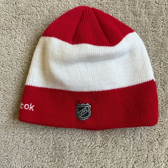 NHL x Reebok Detroit Red Wings Beanie - Picture 2 of 5